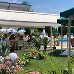 Hotel Riviera Complex 6 *