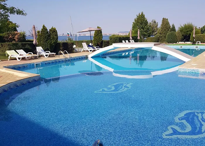 Riviera Complex 6 סבטי ולאס