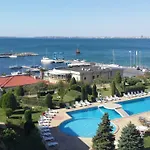 Riviera Complex 6 * سفيتي فلاس