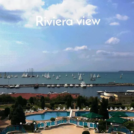Riviera Complex 6 *