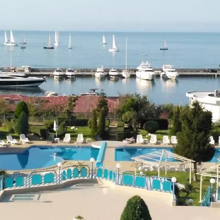 Hotell Riviera Complex 6