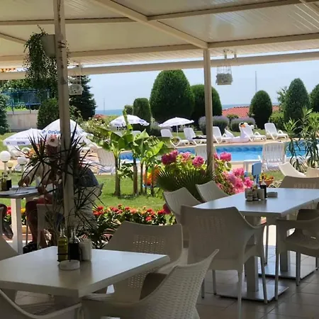 Riviera Complex 6 Hotell