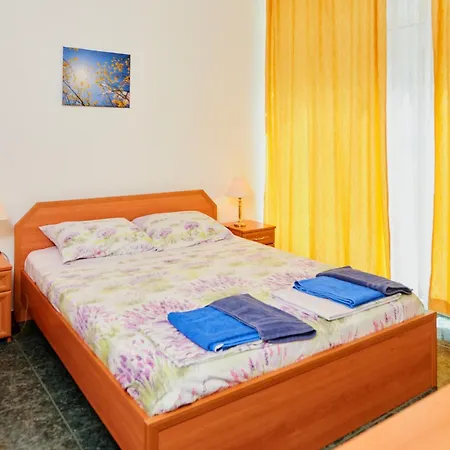 Riviera Complex 6 Szálloda *
